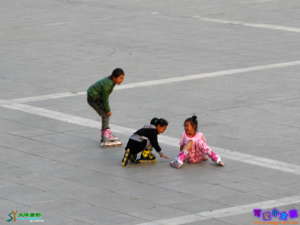 [原创]滑旱冰的小女孩1105(三)